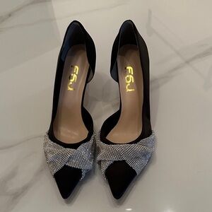 FSJ Women's Elegant Black and Silver Heels